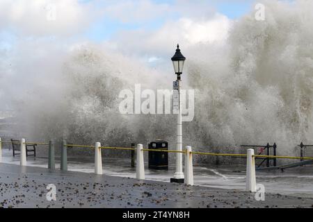 Waves crashing in Dover Kent, as Storm Ciaran brings high winds and heavy rain along the south coast of England. The Environment Agency has issued 54 warnings where flooding is expected, and an amber weather warning is in place with winds expected to reach 70mph to 80mph. Picture date: Thursday November 2, 2023. Stock Photo