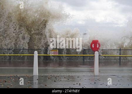 Waves crashing in Dover Kent, as Storm Ciaran brings high winds and heavy rain along the south coast of England. The Environment Agency has issued 54 warnings where flooding is expected, and an amber weather warning is in place with winds expected to reach 70mph to 80mph. Picture date: Thursday November 2, 2023. Stock Photo