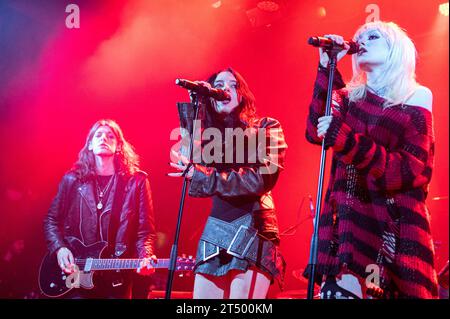 Raven Numan and Perisia Numan on stage at Camden's Electric Ballroom, London, April 2023 Stock Photo