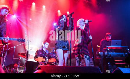 Raven Numan and Perisia Numan on stage at Camden's Electric Ballroom, London, April 2023 Stock Photo