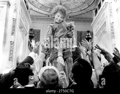 Aileen Quinn, on-set of the musical film, 'Annie', Columbia Pictures, 1982 Stock Photo