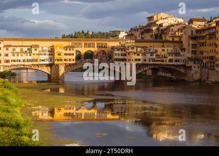 Sunset in Florence, Arno river and the Ponte Vecchio, Italy Stock Photo