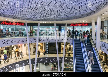 Einkaufszentrum Milaneo, Europaviertel Stuttgart. Media Markt./02.11.2023, Stuttgart, Baden-Württemberg, Deutschland, Europa *** Milaneo shopping center, Europaviertel Stuttgart Media Markt 02 11 2023, Stuttgart, Baden Württemberg, Germany, Europe Credit: Imago/Alamy Live News Stock Photo