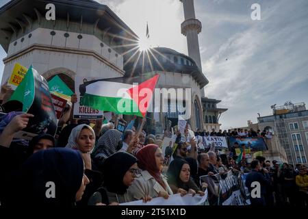 Istanbul, Turkey. 27th Oct, 2023. Protesters gather outside Taksim Mosque during the demonstration. Turkish individuals congregated outside Taksim Mosque in Istanbul after Friday prayers, demonstrating their solidarity with the people of Gaza in Palestine. They offered prayers and voiced their unwavering support for the Palestinian community in the face of ongoing events. (Photo by Shady Alassar/SOPA Images/Sipa USA) Credit: Sipa USA/Alamy Live News Stock Photo