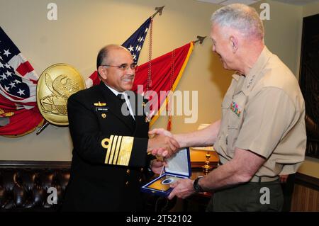 1003199585B-004 WASHINGTON (March 19, 2010) Chief of Naval Staff of the Pakistani Navy Adm. Noman Bashir meets with Commandant of the Marine Corps Gen. James T. Conway during a visit to the Pentagon. Navy Stock Photo