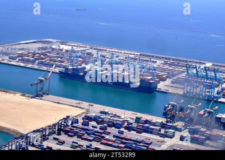 San Pedro, California, USA. 25th May, 2020. An MSC, Mediterranean Shipping Company, container ship docked at the container terminal in the Port Of Los Angeles. (Credit Image: © Ian L. Sitren/ZUMA Press Wire) EDITORIAL USAGE ONLY! Not for Commercial USAGE! Stock Photo