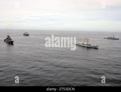 British Royal Navy frigate HMS Kent (F78), diamond formation, English Channel, French navy destroyer FS Primauguet (D644), FRUKUS exercise 2010, Russian navy destroyer RFS Severomorsk (DDG 619, U.S. navy , USS Mount Whitney (LCC/JCC 20) Stock Photo