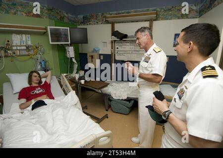 caps for kids, COMREL, I Dupont Children's Hospital, Navy Week, Philadelphia Navy Week 2011 Stock Photo