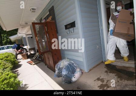 Clean-up. navy, environment, environmental, flood damage, flooding, Millington, Recovery, Sailors, Tenn., U.S. Navy Stock Photo