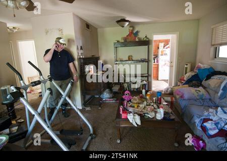 Clean-up. navy, environment, environmental, flood damage, flooding, Millington, Recovery, Sailors, Tenn., U.S. Navy Stock Photo