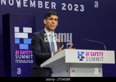 (231103) -- BLETCHLEY PARK, Nov. 3, 2023 (Xinhua) -- British Prime Minister Rishi Sunak speaks at AI Safety Summit in Bletchley Park, Britain, Nov. 2, 2023. A declaration on artificial intelligence (AI) safety was issued during the summit here. Under the declaration, 28 countries and the European Union (EU) agreed on the need for a new global effort to ensure AI is developed and used in a safe and responsible way. (Rory Arnold/No 10 Downing Street/Handout via Xinhua) Stock Photo