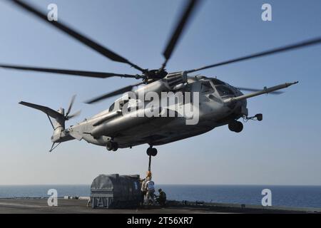 US Navy A CH-53E Super Stallion assigned to the Red Dragons of Marine Medium Helicopter Squadron (HMM) 268 Reinforced prepares t.jpg Stock Photo