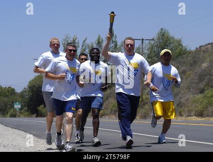US Navy Sailors from Naval Base Ventura County's Force Protection Department participate in the 2007 Southern California Law Enforcement Torch Run.jpg Stock Photo