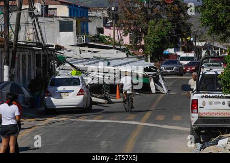 November 3, 2023, Coyuca de Bénitez, Guerrero, Mexico: Passing through villages in the municipality of Coyuca de Bénitez and the disasters left by Hurricane Otis, classified as category 5. (Credit Image: © Luis E Salgado/ZUMA Press Wire) EDITORIAL USAGE ONLY! Not for Commercial USAGE! Stock Photo