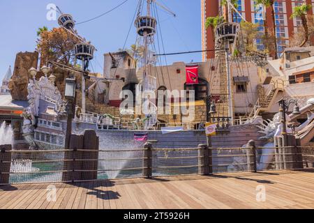 Pirate ship mast at Treasure Island hotel and casino as seen from Las ...