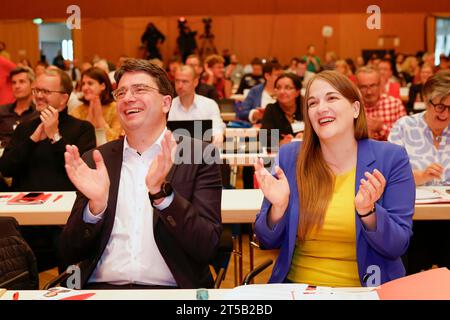 Nuremberg, Germany. 04th Nov, 2023. Florian von Brunn (l) and Ronja Endres, the two state chairs of the Bavarian SPD, applaud at the small party conference of the Bavarian SPD in the small Meistersingerhalle in Nuremberg. The focus is on the list of Bavarian candidates for the 2024 European elections. Credit: Daniel Löb/dpa/Alamy Live News Stock Photo