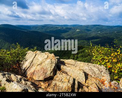 At Cranny Crow Overlook in West Virginia, you'll discover a world of wild and wonderful nature. The landscape is a captivating blend of rugged terrain Stock Photo