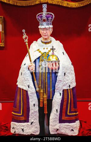 His Majesty the King, lifesize in all his sugar-coated glory at Cake International NEC Birmingham created by Emma Jayne Cake Designs. Stock Photo