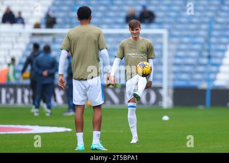 Huddersfield, UK. 04th Nov, 2023. Luke Daley of Huddersfield Town warms up during the Sky Bet Championship match Huddersfield Town vs Watford at John Smith's Stadium, Huddersfield, United Kingdom, 4th November 2023 (Photo by Ryan Crockett/News Images) in Huddersfield, United Kingdom on 11/4/2023. (Photo by Ryan Crockett/News Images/Sipa USA) Credit: Sipa USA/Alamy Live News Stock Photo