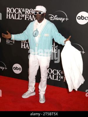 November 3, 2023, Brooklyn, New York, USA: FLAVOR FLAV of Public Enemy seen at the red carpet arrivals for the 38th Annual Rock and Roll Hall of Fame Induction Ceremony held at the Barclay Center. (Credit Image: © Nancy Kaszerman/ZUMA Press Wire) EDITORIAL USAGE ONLY! Not for Commercial USAGE! Stock Photo