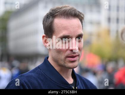04 November 2023, Hesse, Frankfurt/Main: American Football: NFL, Before the season game Kansas City Chiefs - Miami Dolphins. Alexander Steinforth, General Manager of the NFL Germany, speaks during an interview at the Fanfest. Photo: Arne Dedert/dpa Stock Photo
