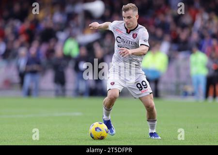 Salernitana's Polish midfielder Mateusz Legowski controls the ball  during the Serie A football match between Unione Sportiva Salernitana vs SSC Napoli at the Arechi Stadium in Salerno on November 04, 2023. Stock Photo