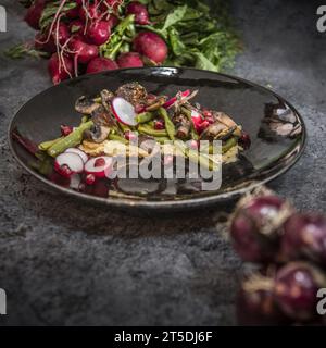 Préparation de plats végétariens, dressage, Stock Photo