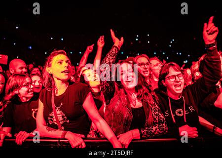 Amsterdam, Netherlands. 04th Nov, 2023. AMSTERDAM - Audience during the performance of the American rock band Queens of the Stone Age in the Ziggo Dome. ANP PAUL BERGEN netherlands out - belgium out Credit: ANP/Alamy Live News Stock Photo