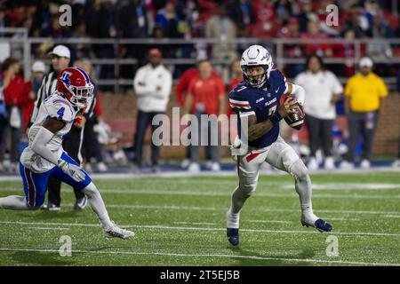 Lynchburg, VA, USA. 3rd Nov, 2023. Liberty Flames running back Quinton ...