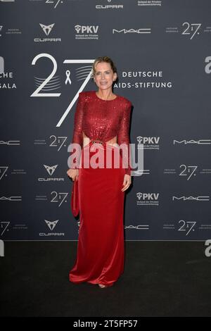 Tamara Graefin von Nayhauss bei der Ankunft Operngala zugunsten der Deutschen AIDS-Stiftungin Berlin 04.11. 2023 *** Tamara Graefin von Nayhauss at the arrival opera gala for the benefit of the German AIDS Foundation in Berlin 04 11 2023 Credit: Imago/Alamy Live News Stock Photo