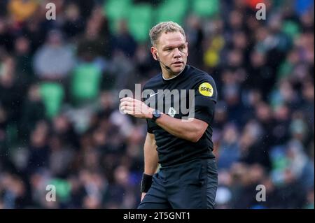 Groningen, Netherlands. 05th Nov, 2023. GRONINGEN, NETHERLANDS - NOVEMBER 5: referee Alex Bos looks on during the Dutch Keuken Kampioen Divisie match between FC Groningen and FC Dordrecht at Euroborg on November 5, 2023 in Groningen, Netherlands (Photo by Pieter van der Woude/ Orange Pictures) Credit: Orange Pics BV/Alamy Live News Stock Photo