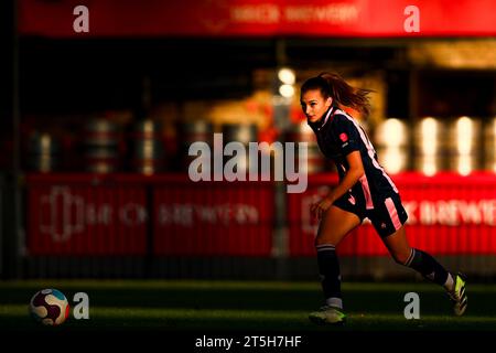 London, UK. 05th Nov, 2023. London, England, November 5th 2023: Lily Price (21 Dulwich Hamlet) in action during the LSERWFL Cup game between Dulwich Hamlet and Eastbourne at Champion Hill in London, England. (Liam Asman/SPP) Credit: SPP Sport Press Photo. /Alamy Live News Stock Photo