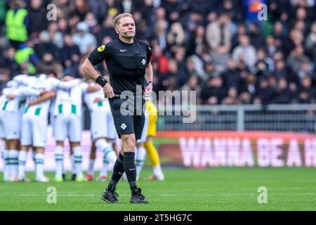 Groningen, Netherlands. 05th Nov, 2023. GRONINGEN, NETHERLANDS - NOVEMBER 5: referee Alex Bos looks on during the Dutch Keuken Kampioen Divisie match between FC Groningen and FC Dordrecht at Euroborg on November 5, 2023 in Groningen, Netherlands (Photo by Pieter van der Woude/ Orange Pictures) Credit: Orange Pics BV/Alamy Live News Stock Photo