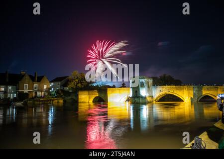 UK, Cambridgeshire - Fireworks in St Ives, November 2023 Stock Photo