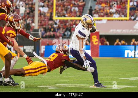 USC Trojans Linebacker Raesjon Davis (9) Defends During The NCAA ...