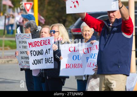 Concerned Citizens of Cape Cod protesting the housing of Illegal Immigrants.  Dennis, Massachusetts, USA Stock Photo