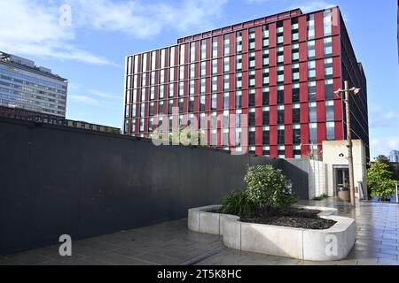 View of 2 Ruskin Square from East Croydon station Stock Photo