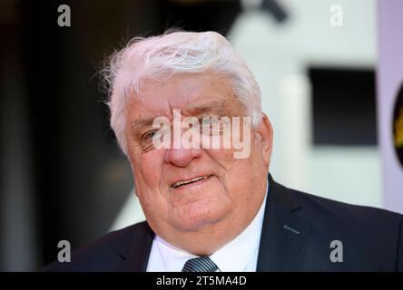 Moderator Hans Meiser im Alter von 77 Jahren gestorben. ARCHIVFOTO Hans MEISER, Moderator Gala - Goldene Sonne Spezial 2022, anlaesslich 40 Jahre Privatfernsehen am 02.07.2022 in Essen/ Deutschland. Ã *** Presenter Hans Meiser died at the age of 77 ARCHIVE PHOTO Hans MEISER, presenter of the Gala Golden Sun Special 2022, on the occasion of 40 years of private television on 02 07 2022 in Essen Germany Ã Credit: Imago/Alamy Live News Stock Photo