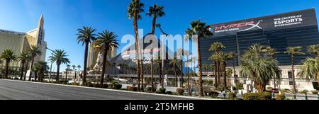 Las Vegas, USA; January 18, 2023: Panoramica's spectacular Luxor hotel and casino on the Las Vegas Strip, which is the hotel inspired by Egyptian cult Stock Photo