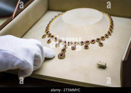 Turnov, Czech Republic. 06th Nov, 2023. Start of exhibition of luxurious set of garnet jewellery made on occasion of 70th anniversary of company Granat Turnov, to last until Dec 10 in Museum of Bohemian Paradise in Turnov, Czech Republic, November 6, 2023. Credit: Radek Petrasek/CTK Photo/Alamy Live News Stock Photo