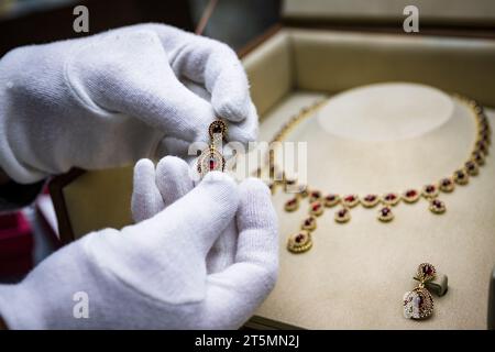 Turnov, Czech Republic. 06th Nov, 2023. Start of exhibition of luxurious set of garnet jewellery made on occasion of 70th anniversary of company Granat Turnov, to last until Dec 10 in Museum of Bohemian Paradise in Turnov, Czech Republic, November 6, 2023. Credit: Radek Petrasek/CTK Photo/Alamy Live News Stock Photo