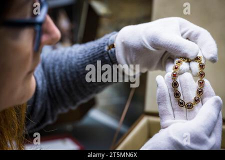 Turnov, Czech Republic. 06th Nov, 2023. Start of exhibition of luxurious set of garnet jewellery made on occasion of 70th anniversary of company Granat Turnov, to last until Dec 10 in Museum of Bohemian Paradise in Turnov, Czech Republic, November 6, 2023. Credit: Radek Petrasek/CTK Photo/Alamy Live News Stock Photo