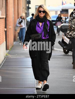 Milan, Italy. 06th Nov, 2023. Milan, Michelle Hunziker out for a walk Credit: Independent Photo Agency/Alamy Live News Stock Photo