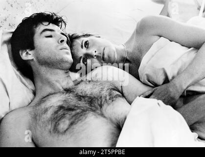 Pierce Brosnan, Joanna Cassidy, on-set of the film, 'The Fourth Protocol', Rank Film Distributors, 1987 Stock Photo