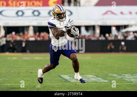 Washington Huskies Running Back Dillon Johnson (7) Runs The Ball During ...