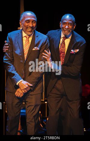Oslo, Norway. 05th, November 2023. Ron Carter - Foursight Quartet perform a live concert at Cosmopolite in Oslo. Here composer and jazz double bassist Ron Carter (R) is seen live on stage with drummer Payton Crossley (L). (Photo credit: Gonzales Photo - Tord Litleskare). Stock Photo