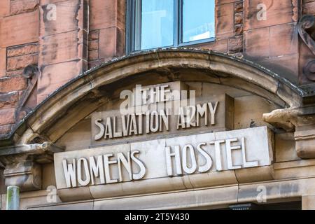The entrance of the Salvation Army Women's Hostel in the Grassmarket, Edinburgh. Built in 1910, it is now part of the Edinburgh College of Art Stock Photo