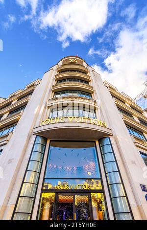 Exterior of the Louis Vuitton luxury store at 101 Avenue des Champs-Elysées, 75008 Paris, France. Stock Photo