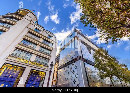 Exterior of the Louis Vuitton luxury store at 101 Avenue des Champs-Elysées, 75008 Paris, France. Stock Photo