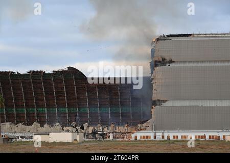 TUSTIN, CALIFORNIA - 7 NOV 2023: The MCAS Tustin Blimp Hangar on fire. Stock Photo